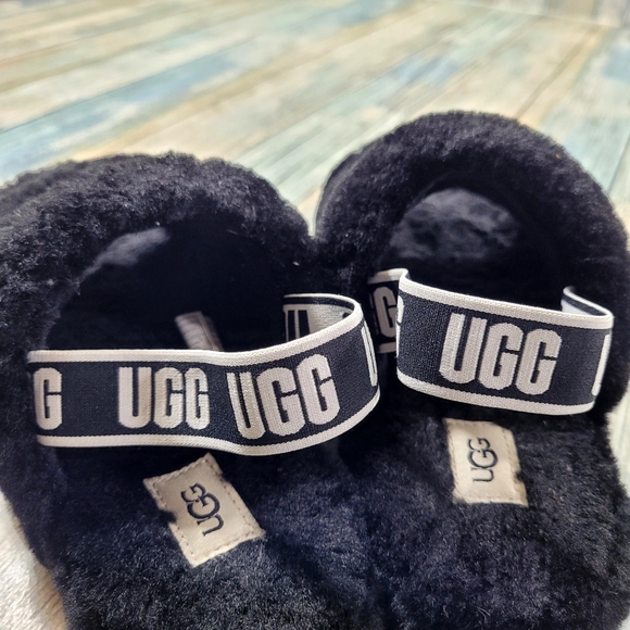 UGG Women's Black Fuzzy Slippers - Picture 5 of 10